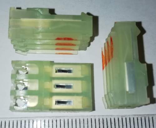 CE156F18-03-D - Wire-To-Board Connector, 3.96 mm, 3 Contacts, Receptacle, Mas-Con CE Series .. balení 50ks za 100Kč