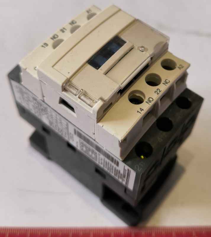 stykač CJX2 D09P5, 230V 50Hz , nový,    .. cena na dotaz / price on request