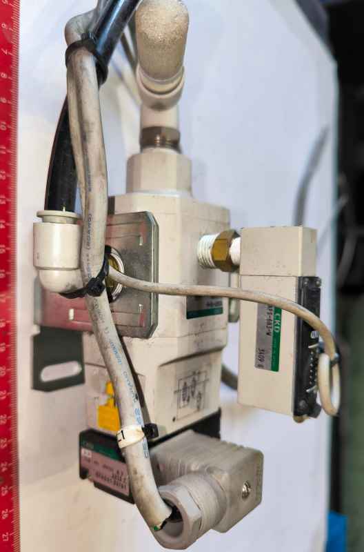 CKD-001 - sestava z demontáže, dle foto, APS-683-W + V3301-10-W-FL446194 + GFAG21-X0791, na ND