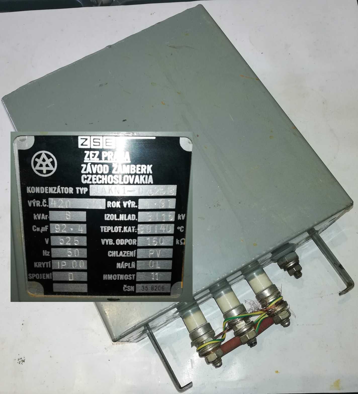 Kondenzátor CLAKN1-0.525/8 92,4uF , 525V 50Hz 8 kVA, náplň olejová, ZSE ZEZ Praha    .. cena na dotaz / price on request