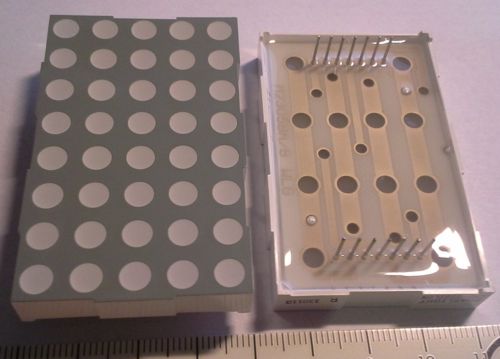 není skladem - CMD-5582SR0n - LED matice 5x8 bodů, červená, 60x38mm