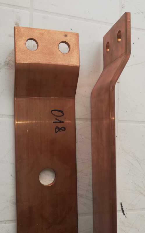 Cu lišta cca 730x80x6mm s 6 otvory,  cca 3,1 kg Cu