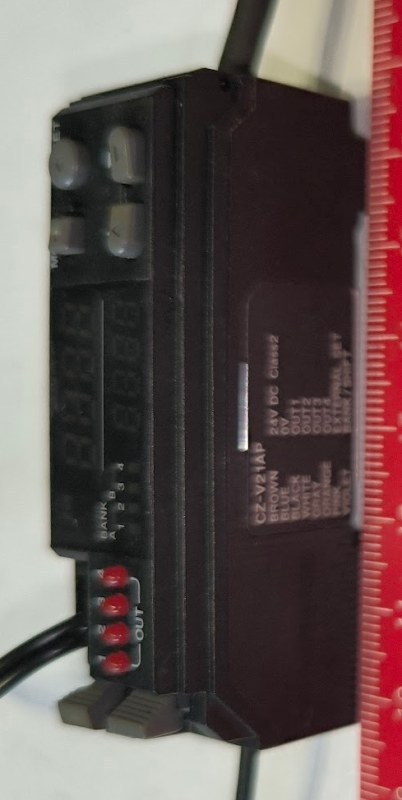 CZ-V21AP Keyence Smart RGB Digital Sensor Amplifier Main Unit PNP .. použitý/used   .. cena na dotaz / price on request