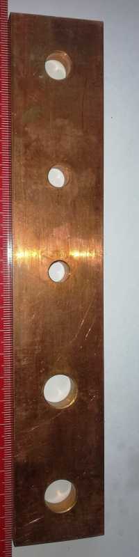 lišta  Cu 220x40x8mm s 5 otvory,  cca 570g Cu