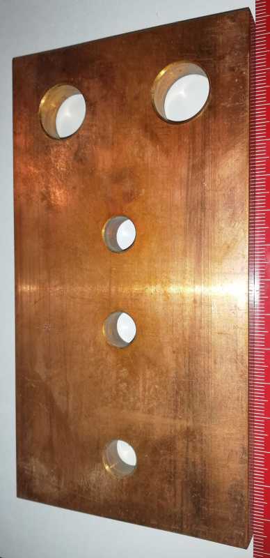 lišta   Cu cca 150x80x10mm s 5 otvory,  cca 0,98kg Cu