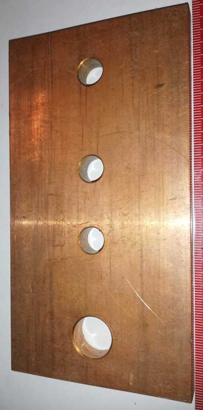 lišta   Cu cca 150x80x10mm s 4 otvory,  cca1 kg Cu