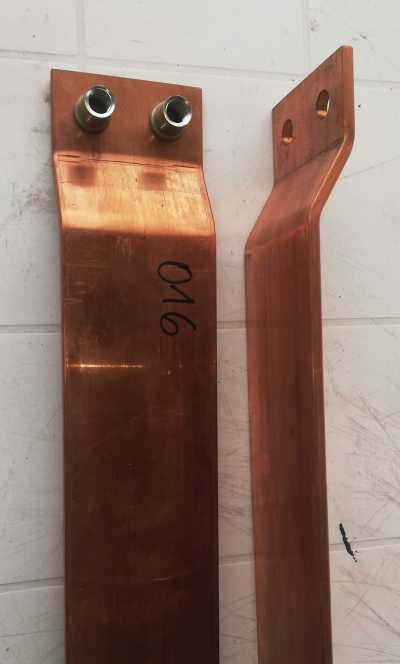 Cu lišta cca 900x80x6mm s 5 otvory, 2 nalisované matice,   cca 3 kg Cu