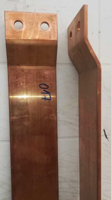 Cu lišta cca 900x80x6mm s 5 otvory,  cca 2,3 kg Cu