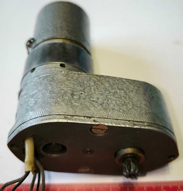 D-12T-V ( Д-12Т-В ) motor s převodovkou 27V .. použitý / used   .. cena na dotaz / price on request