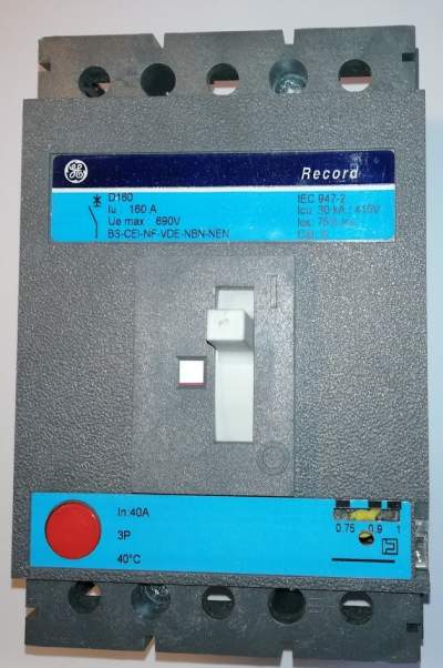 circuit breaker General Electric 40A 30ka Triple Pole D/713134-000 D160 Record