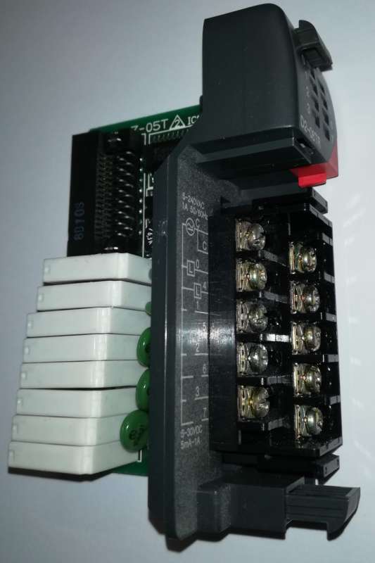 D2-08TR -  DirectLOGIC DL205 relay output module, 8-point, 6-24 VDC/6-240 VAC  .. cena na dotaz / price on request