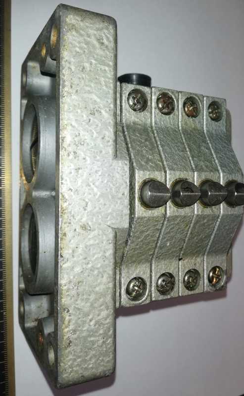 D4MB-441G -OMRON - Multiple Limit Switch 4-pins 250V, 10A .. použitý / used  .. cena na dotaz / price on request