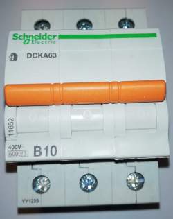 jistič Schneider DCKA63 - C10, 3 polový
