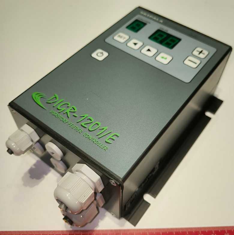 DIGR-1201/E - Digitální triakový regulátor pro řízení vibračních zásobníků a podavačů .. použitý / used