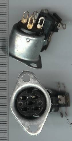 kostka pětikolík  samice s vyp.