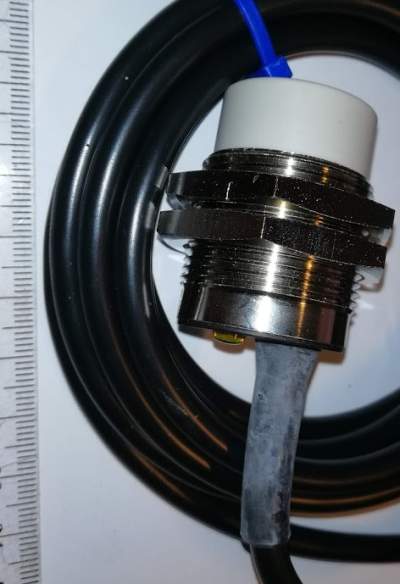 E2EL-X15MF1 2m proximity switch  .. cena na dotaz / price on request