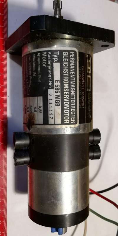 servomotor E586MGB, starší, z demontáže  .. cena na dotaz / price on request