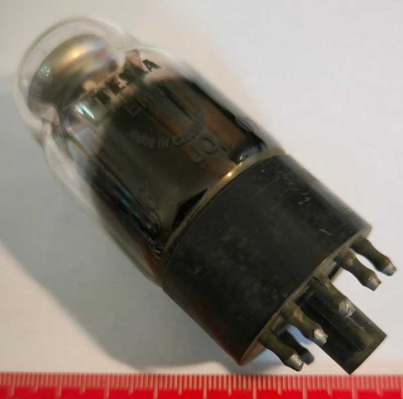 elektronka EM11   TESLA  .. použitý / used  .. cena na dotaz / price on request