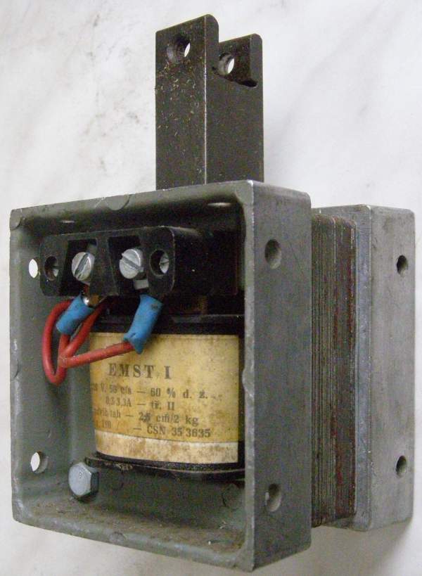 není skladem - EMST I - elektromagnet  220V 50Hz    ..  cena na dotaz / price on request