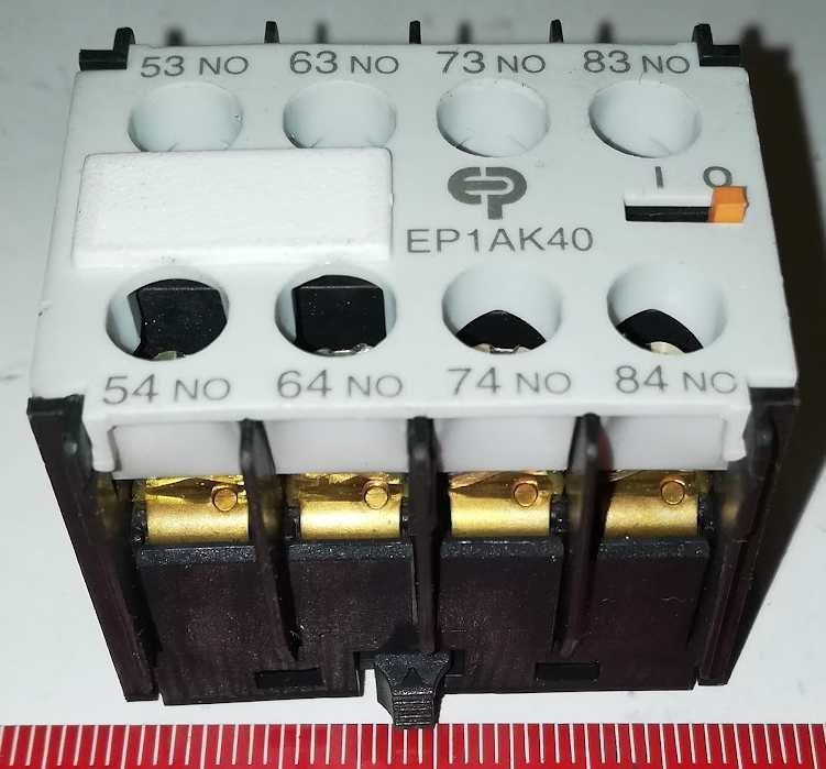 EP1AK40 - pomocné kontakty   .. cena na dotaz / price on request
