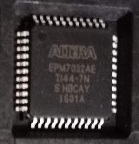 EPM7032AET144-7N   .. cena na dotaz / price on request