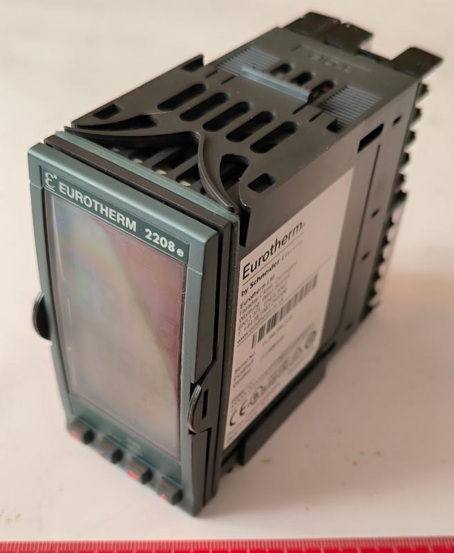Eurotherm 2208e/CC -  Temperature Controller Programmer  .. cena na dotaz / price on request
