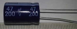 není skladem - C radial 1uF 63V 105°C 4x7mm PH 1,5mm  ...  balení 230ks za 40Kč
