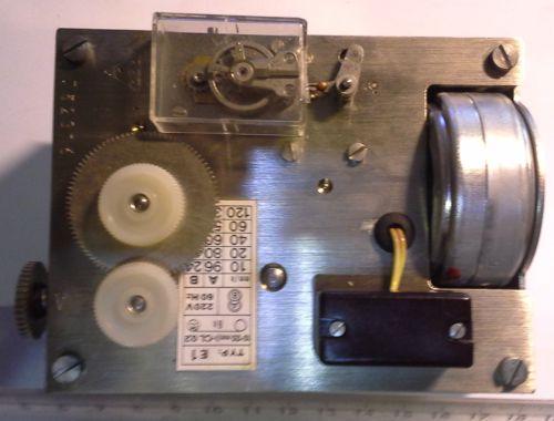 časovací mechanismus E1 s motorkem .. cena na dotaz