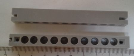 plast konektoru TGL .. balení 67ks za 100Kč