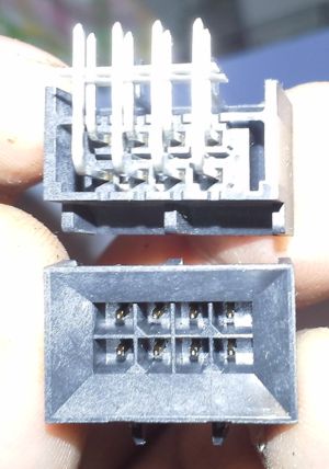 konektor 6 pin ....  balení 43ks za 80 Kč