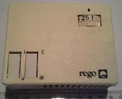 není skladem - pokojový termostat REGO starší z demontáže