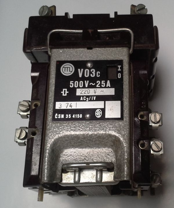 stykač V03c 220Vst - 500V/25A použitý