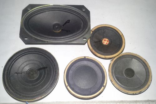 mix malých repro, starší .. balení 5ks za 100Kč