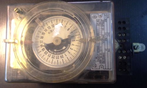 sazbový spínač Křižík, z demontáže .. cena na dotaz