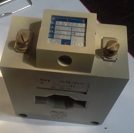 proudové trafo 500/5A starší
