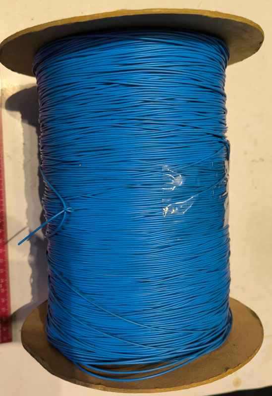 izolační trubička 0,5x0,25mm  modrý,  balení 2 kg za 190Kč