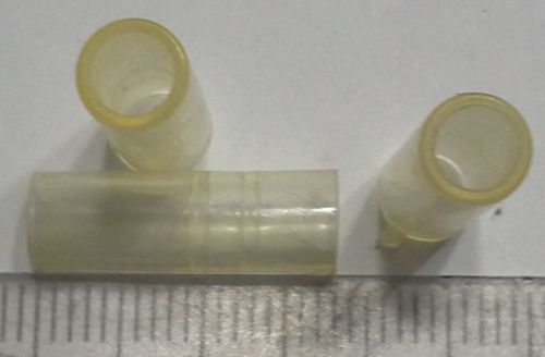 není skladem - nastřihaná bužírka d6x18mm -   balení 300g (cca 1000ks) za 30Kč