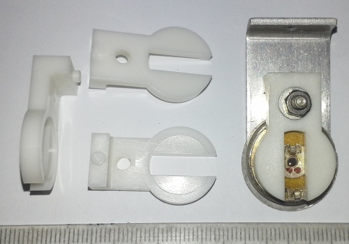 plastový držák pro hlídač teploty J5A 24 90°  .. balení 20ks za 60Kč