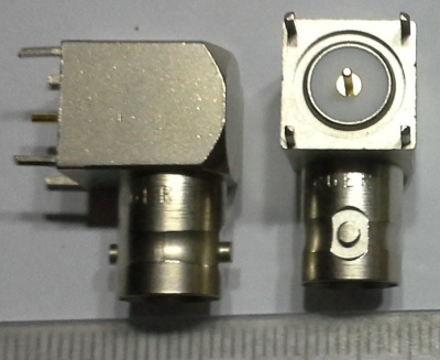 konektor BNC rohový do pl. spoje