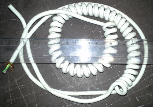 točený káblik , stočená část 29cm, roztaženo 250cm, bílý