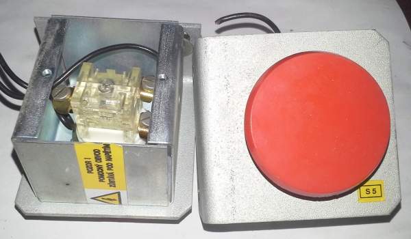 stop tlačítko (T6)