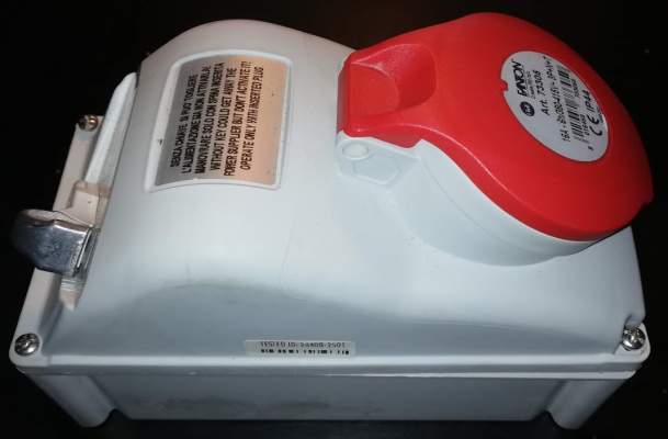 Zásuvka 230/400V/16A 5kolík FANTON 73305 s vypínačem, doprodej, na ND