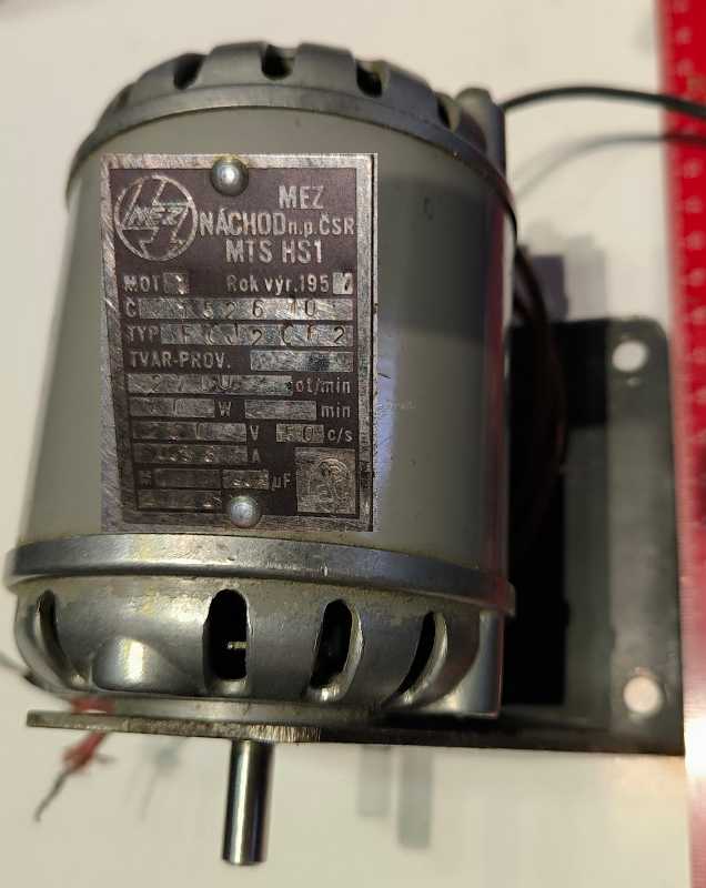 FCJ2C62 motor MEZ Náchod 220V 50Hz 15W 2700ot. 1957 .. použitý / used  .. cena na dotaz / price on request