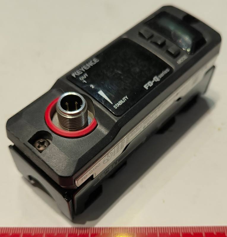 KEYENCE FD-Q10C Clamp-on Digital Flow Sensor Max 7.9 G/min, NPS 1/4-3/8