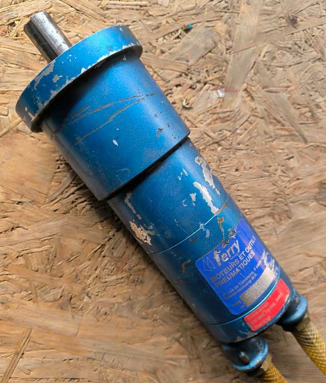 pneumatický motor  FERRY NF33AF75, celk. délka 27cm, velký průměr 88mm,  starší, netestován   .. cena na dotaz / price on request