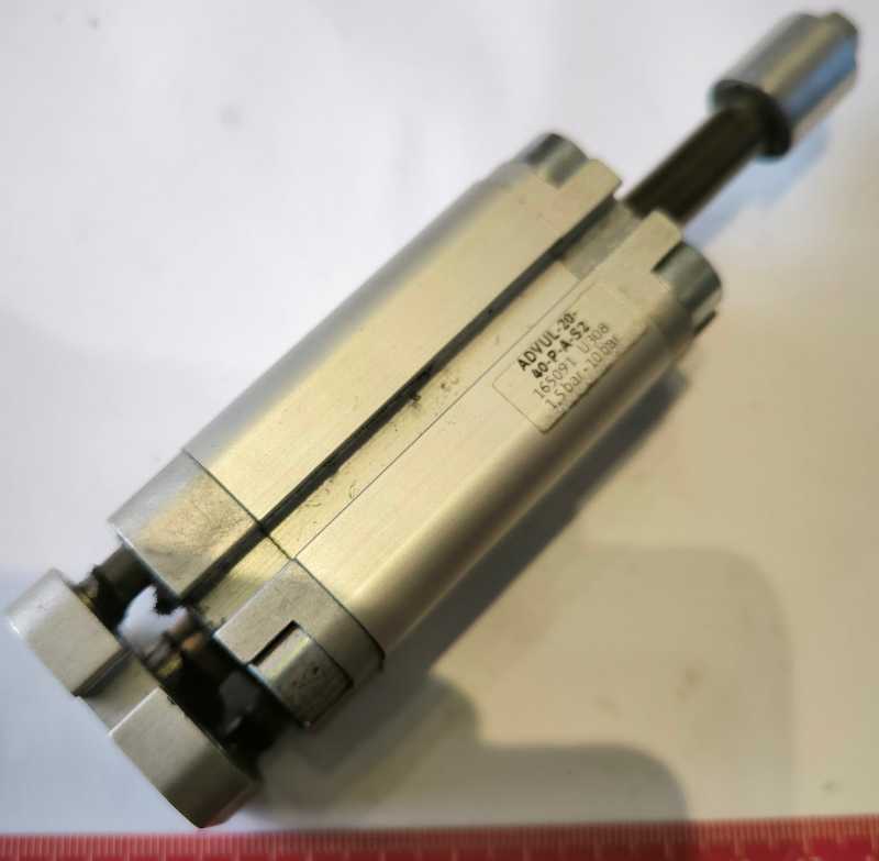 FESTO 165091 -  ADVUL-20-40-P-A-S2 compact cylinder  .. použitý / used