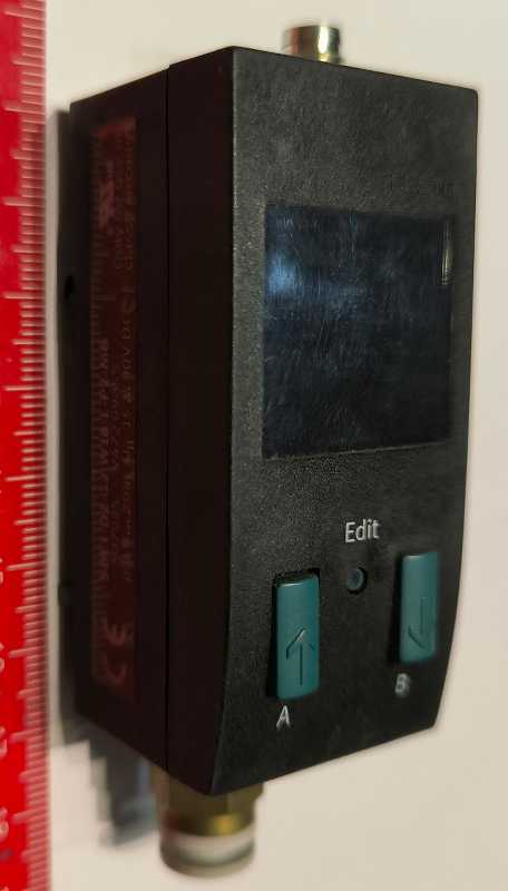 FESTO 537025 -  pressure sensor SDE1-D2-G2-W18-L-P2-M8  .. použitý / used    .. cena na dotaz / price on request