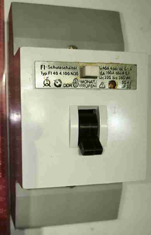 FI Schutzschalter - FI 40.4.100 N30, DDR určeno na ND   .. cena na dotaz / price on request