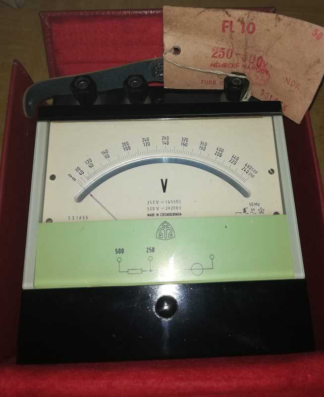 FL10 METRA - voltmetr 250V, 500V, r.v. 1976
