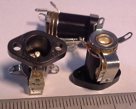 nápájecí konektor   .. balení 10ks za 100Kč